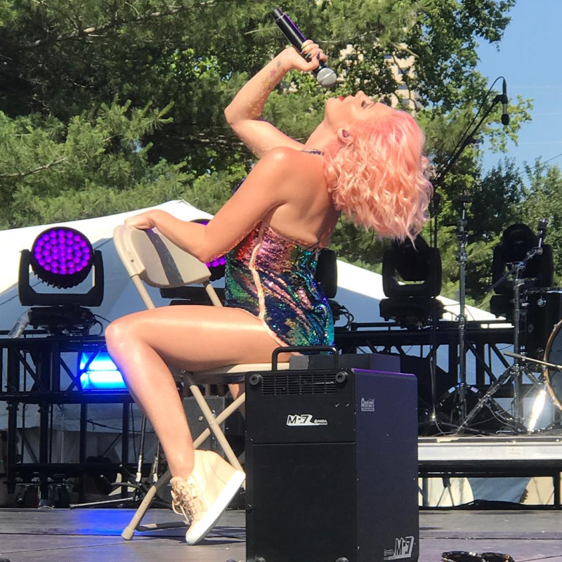 uilsxn4e.jpg