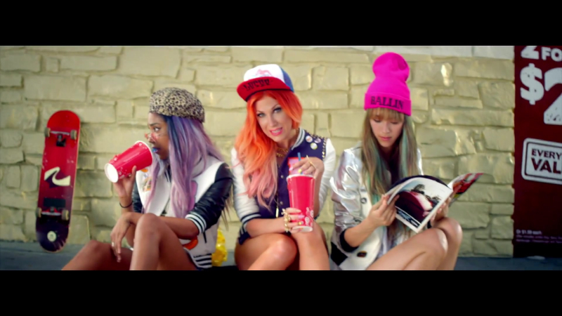 7dhq1mv5.jpg